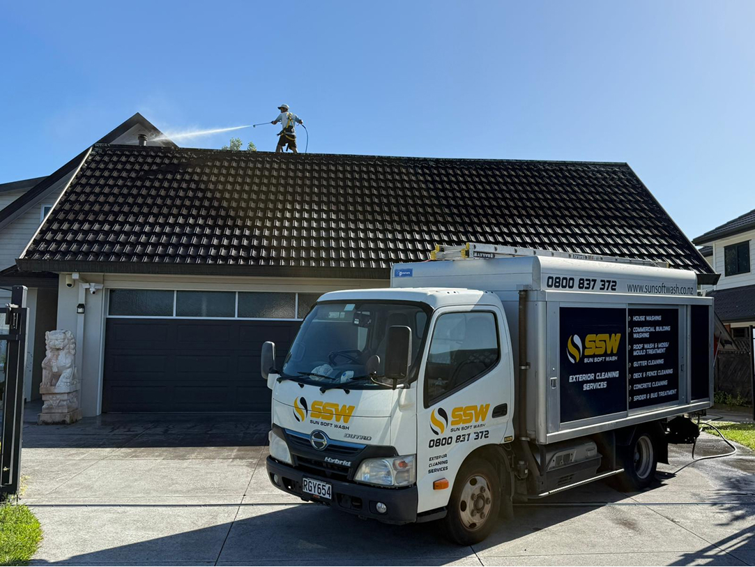 Sun Softwash crew on the job